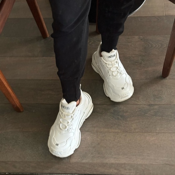 Balenciaga Triple S - Picture 11 of 12